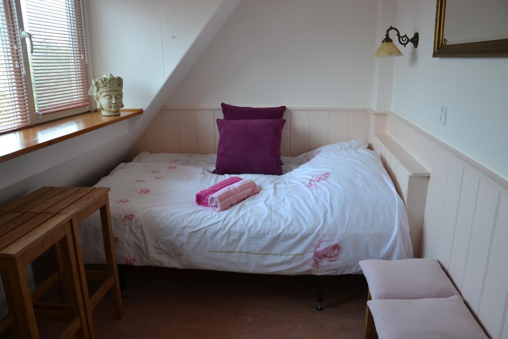 B&B Macbed Checkin-Time 1700-1800 Or Request Before You Book Alkmaar Rum bild